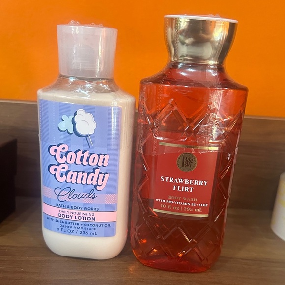 Bath & Body Works Strawberry Flirt Body Wash - Picture 3 of 4